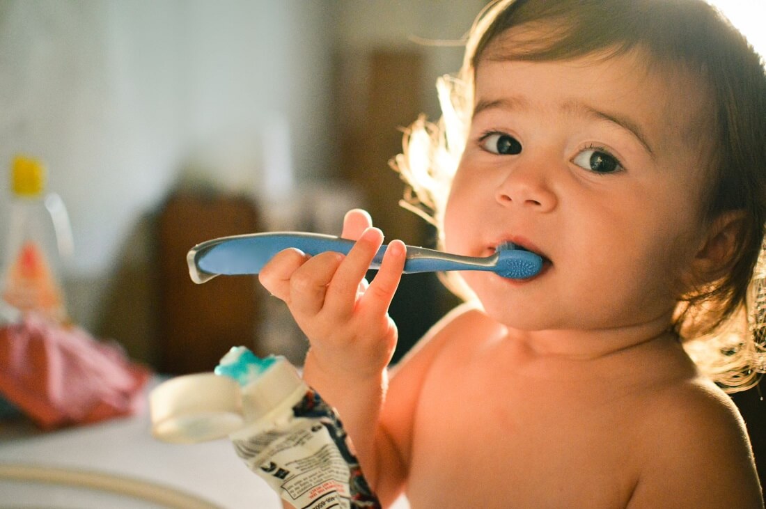 Protesterar ditt barn när du försöker borsta tänderna? Då kan det mycket väl ha en tandköttssjukdom. Läs vår guide till hur och varför det uppkommer samt hur du blir av med det.